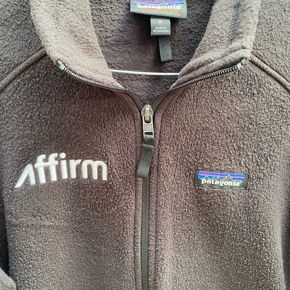 Patagonia Synchilla womens Full Zip Stand Up Collar Fleece Black Sweater Medium - Picture 2 of 5